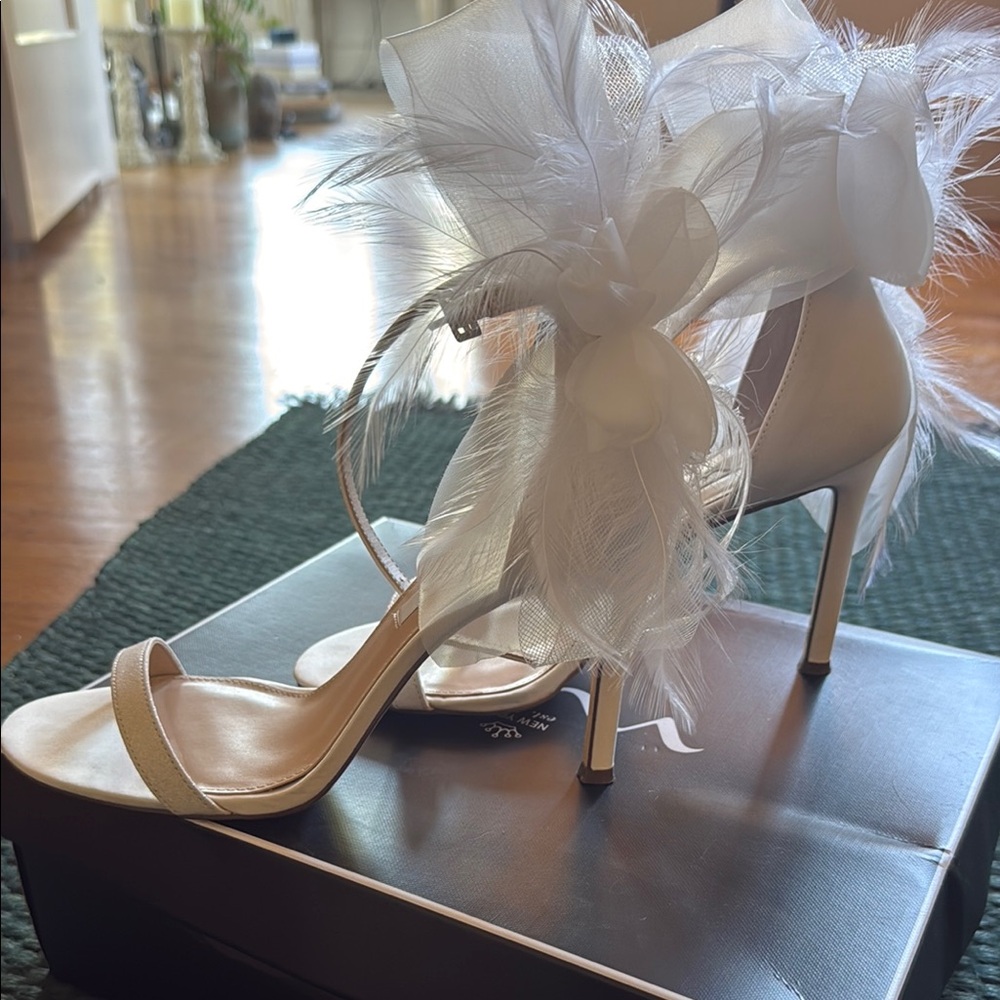 Nina Dollye Heels (size 9)